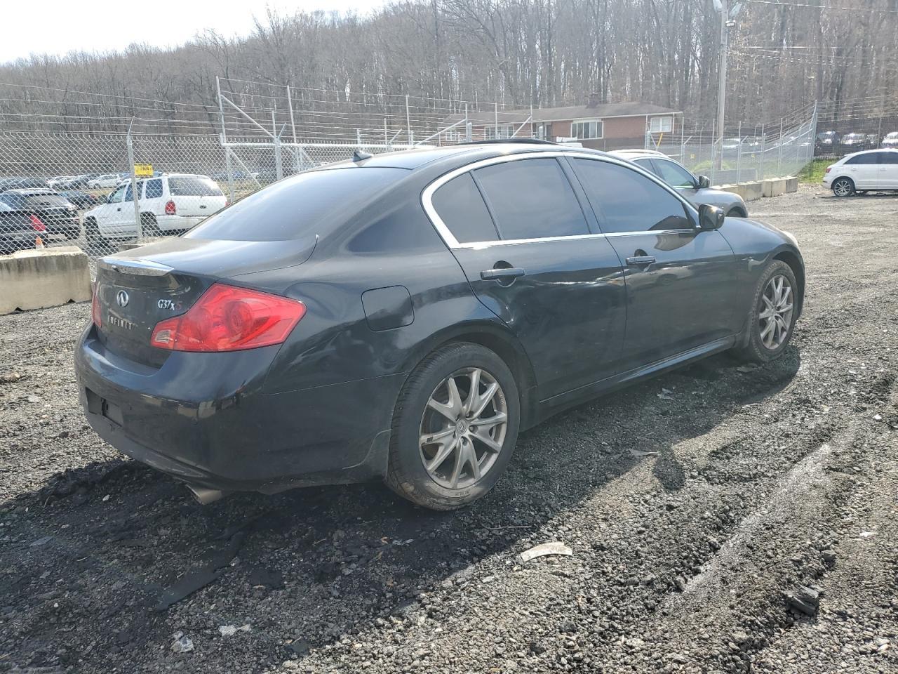 2012 INFINITI G37 - Image 3