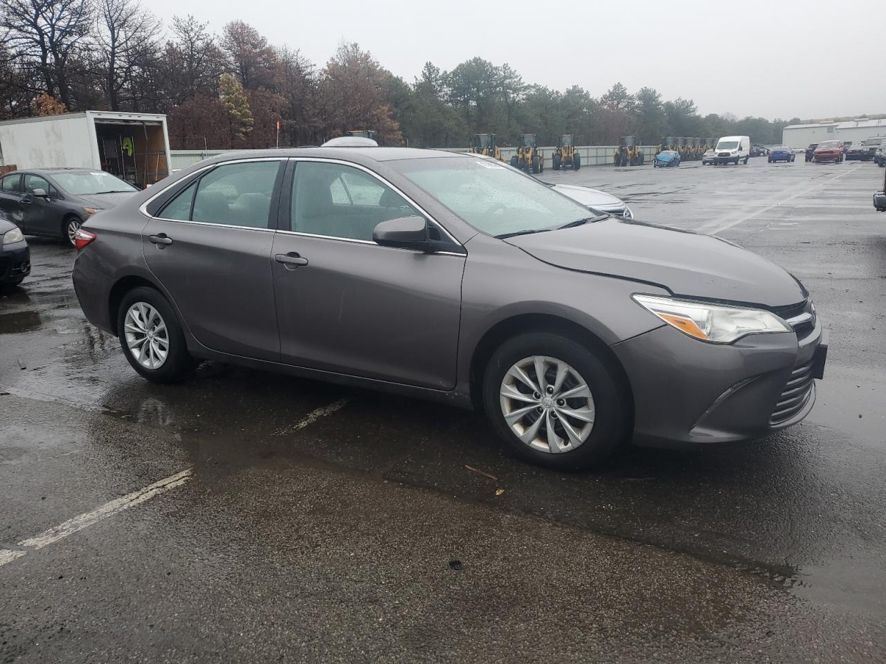 2017 TOYOTA CAMRY LE - Image 4