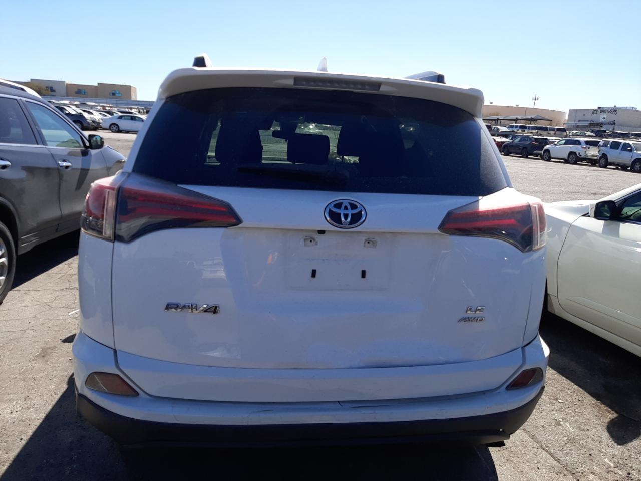 2017 TOYOTA RAV4 LE - Image 6