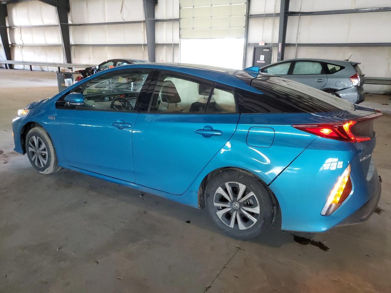2018 TOYOTA PRIUS PRIM - Image 2