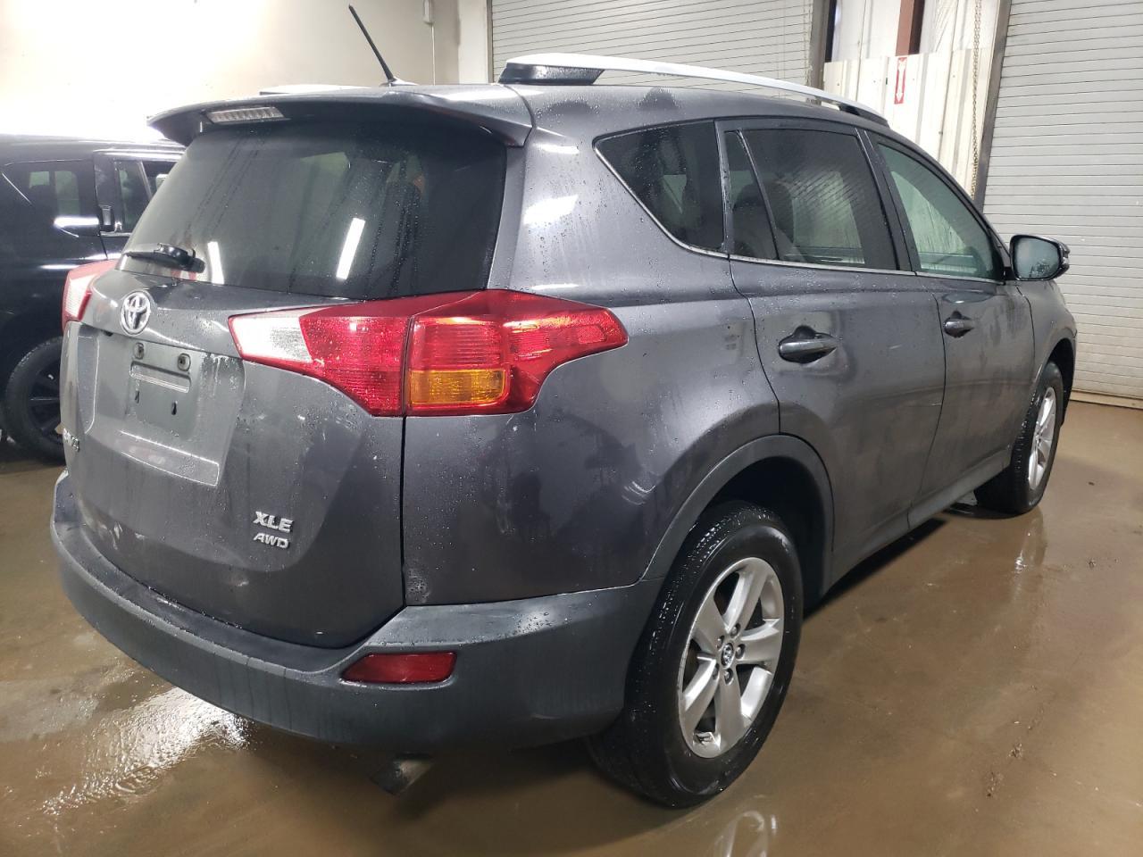 2015 TOYOTA RAV4 XLE - Image 3