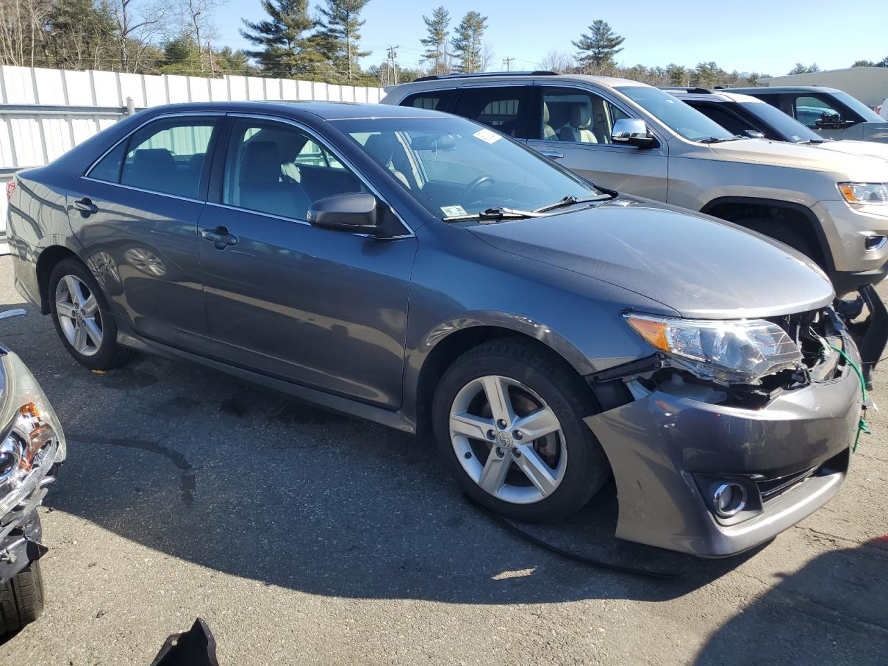 2014 TOYOTA CAMRY L - Image 4