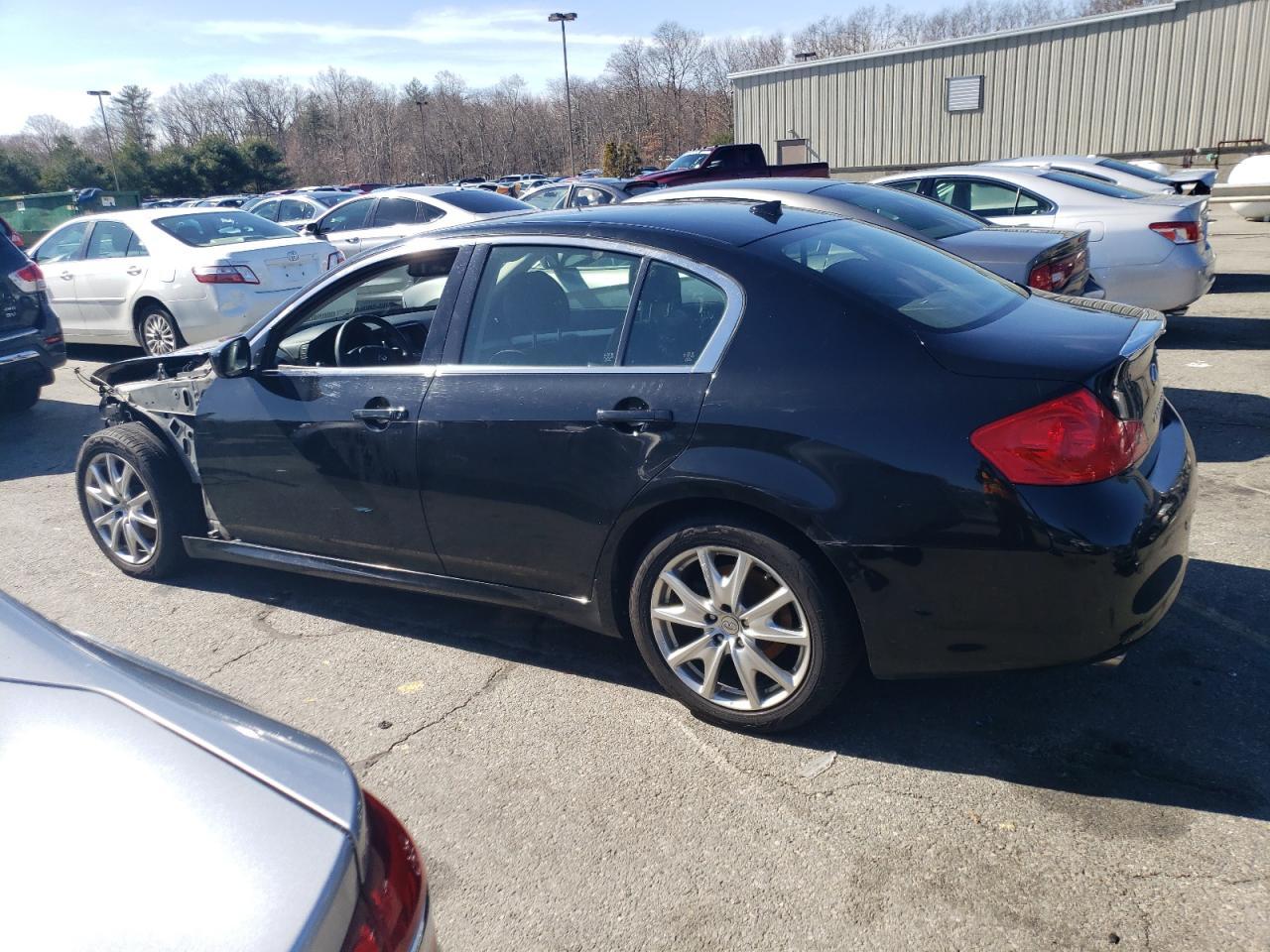 2011 INFINITI G37 - Image 2