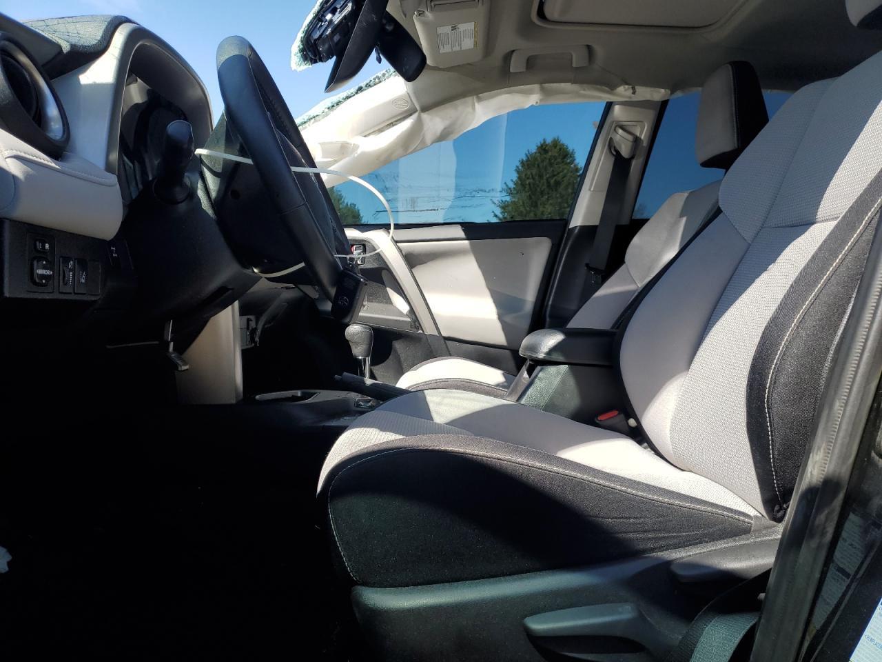2017 TOYOTA RAV4 XLE - Фото 7