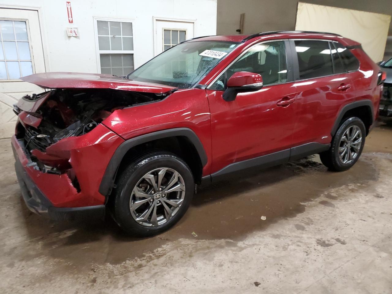 2022 TOYOTA RAV4 XLE P