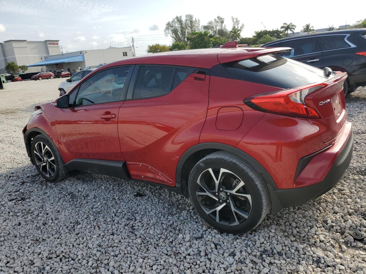 2021 TOYOTA C-HR XLE - Фото 2