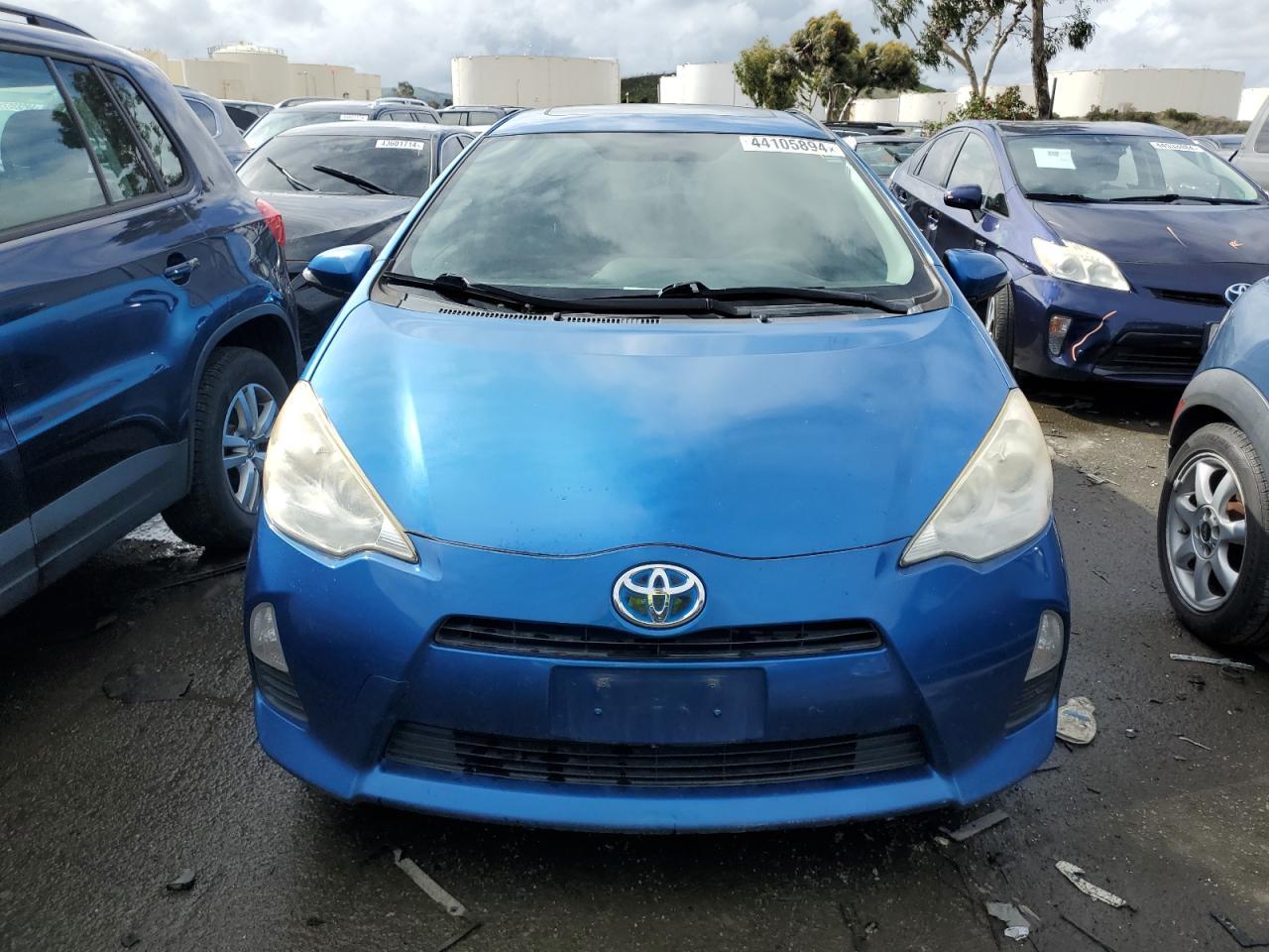 2013 TOYOTA PRIUS C - Фото 5