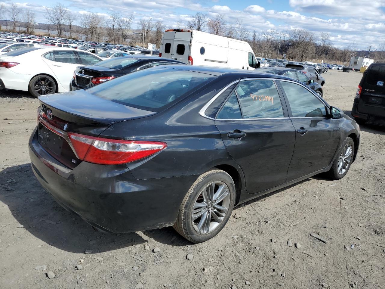 2017 TOYOTA CAMRY LE - Image 3
