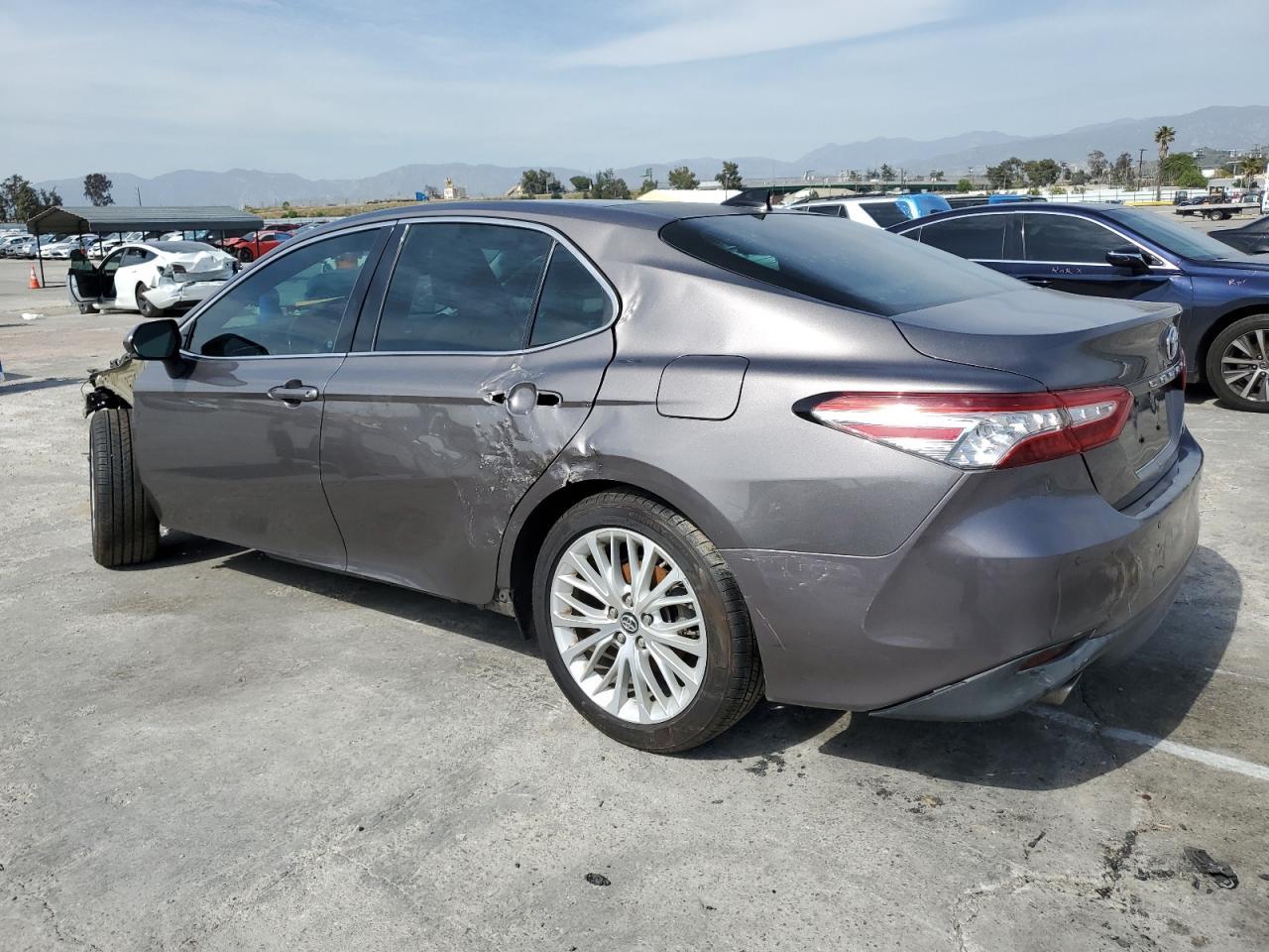 2018 TOYOTA CAMRY XSE - Фото 2