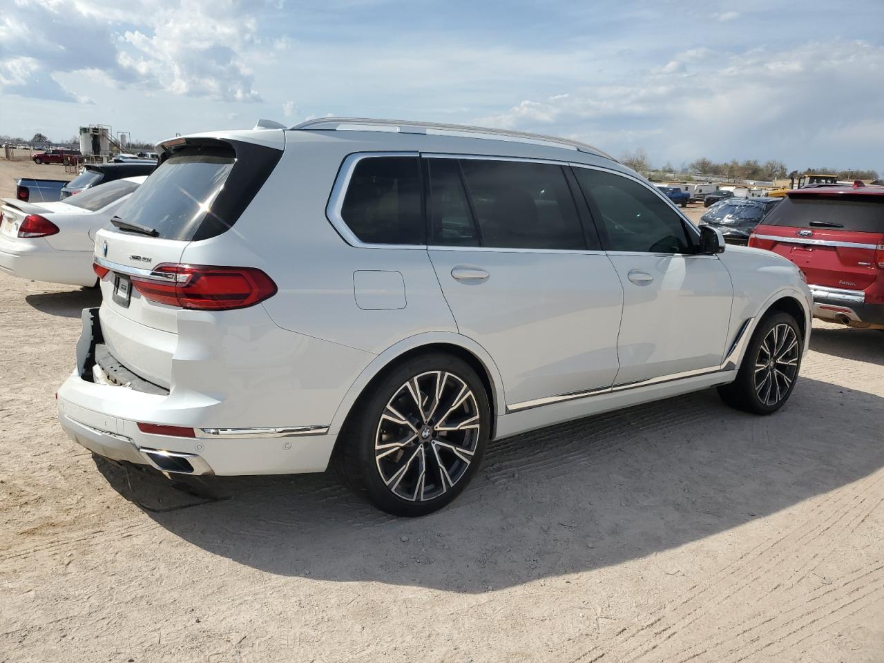 2022 BMW X7 XDRIVE4 - Image 3