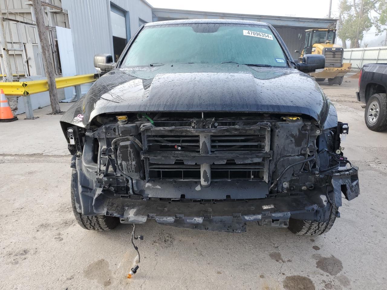 2017 RAM 1500 SLT - Image 5
