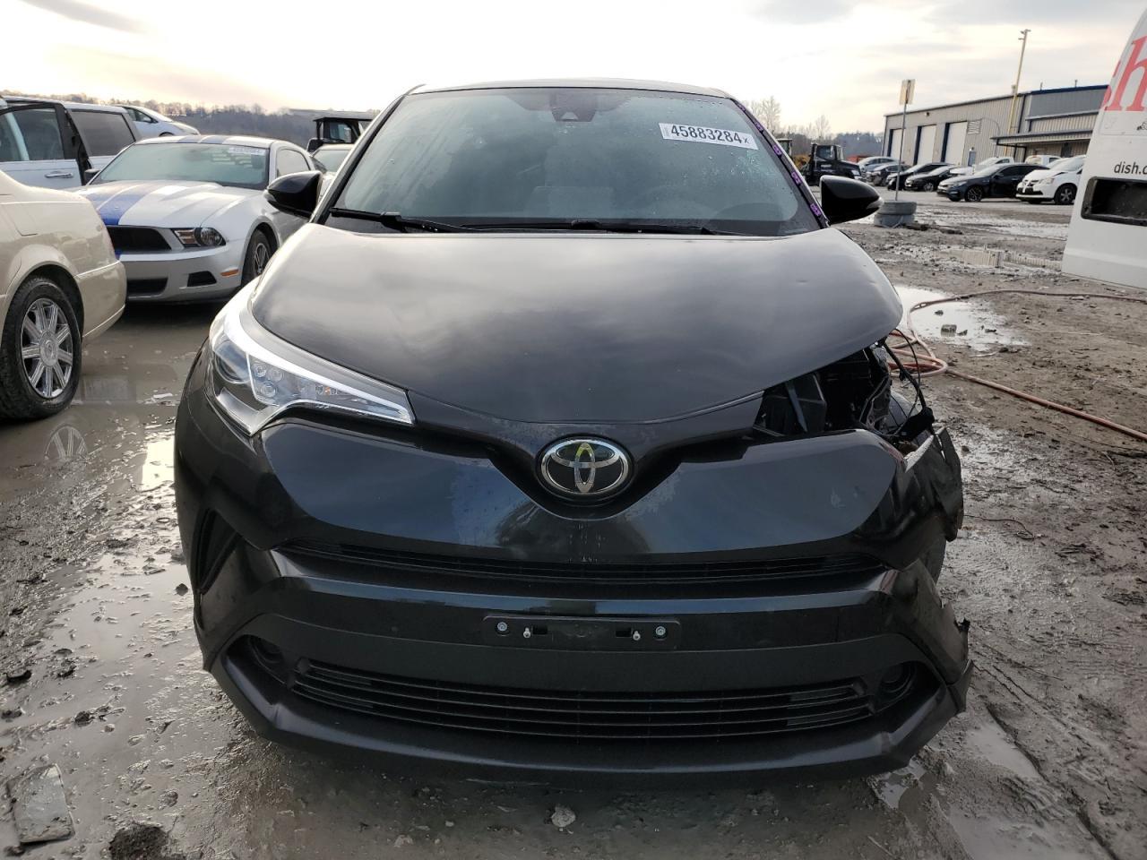 2019 TOYOTA C-HR XLE - Image 5