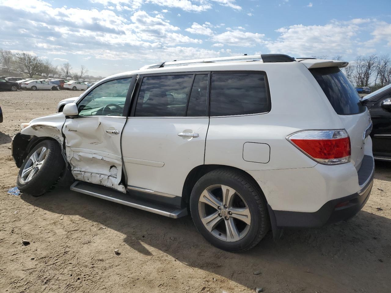 2011 TOYOTA HIGHLANDER - Фото 2