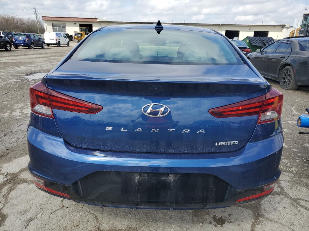 2019 HYUNDAI ELANTRA SE - Фото 6