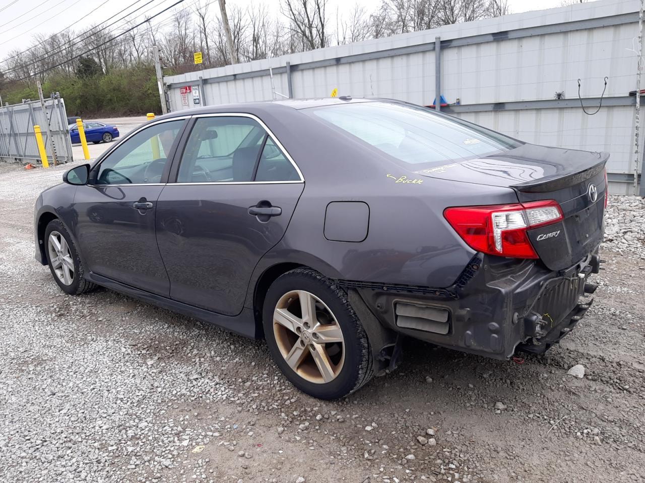 2013 TOYOTA CAMRY L - Фото 2