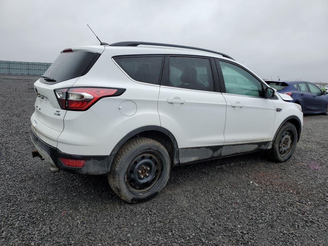 2017 FORD ESCAPE SE - Фото 3