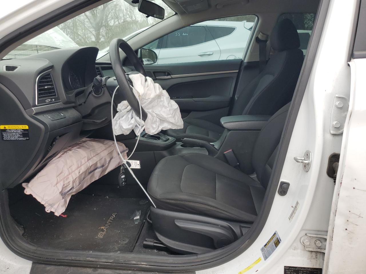 2018 HYUNDAI ELANTRA SE - Фото 7