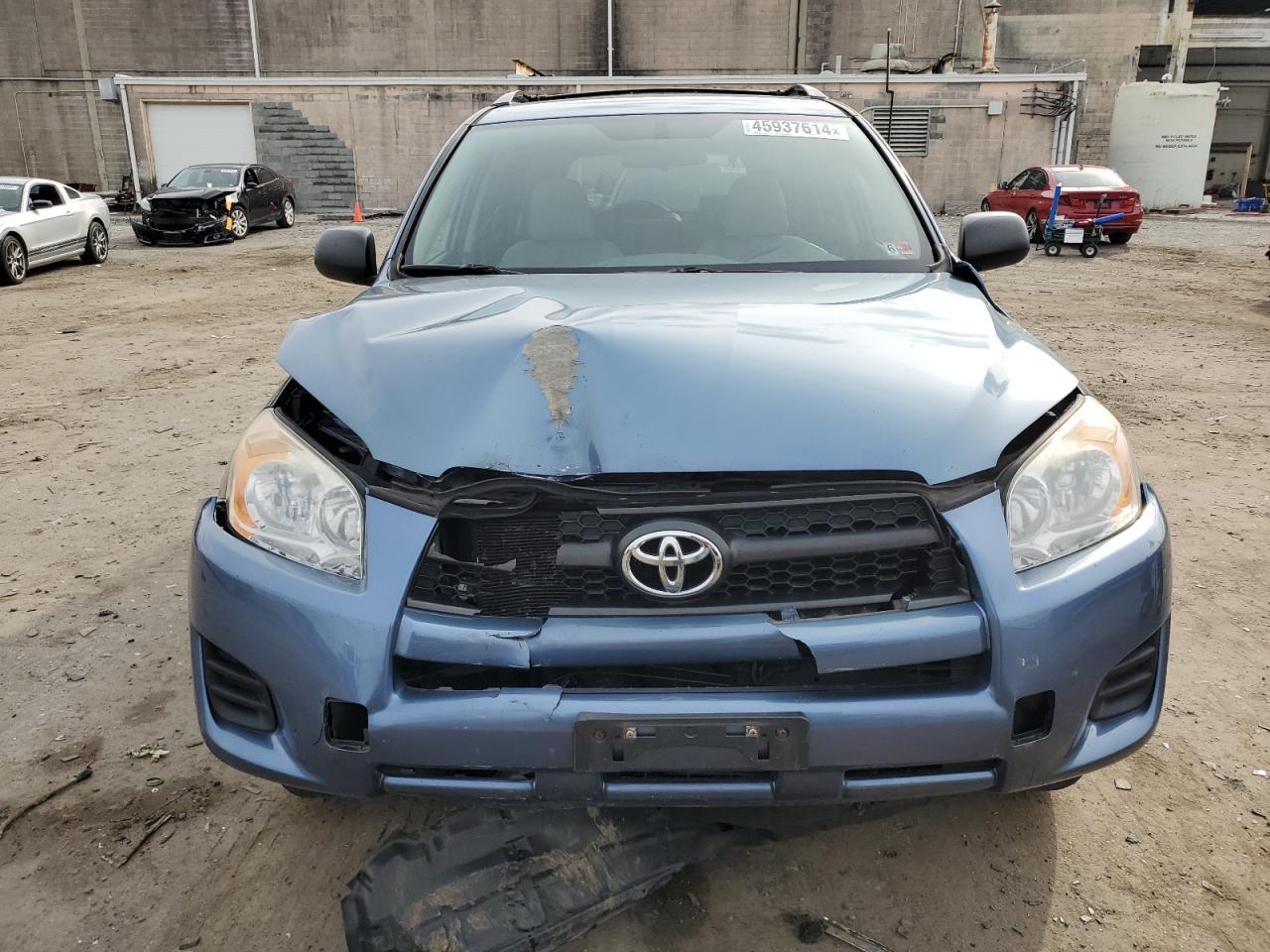 2011 TOYOTA RAV4 - Image 5