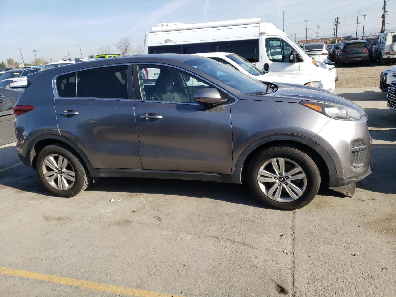 2017 KIA SPORTAGE L - Image 4