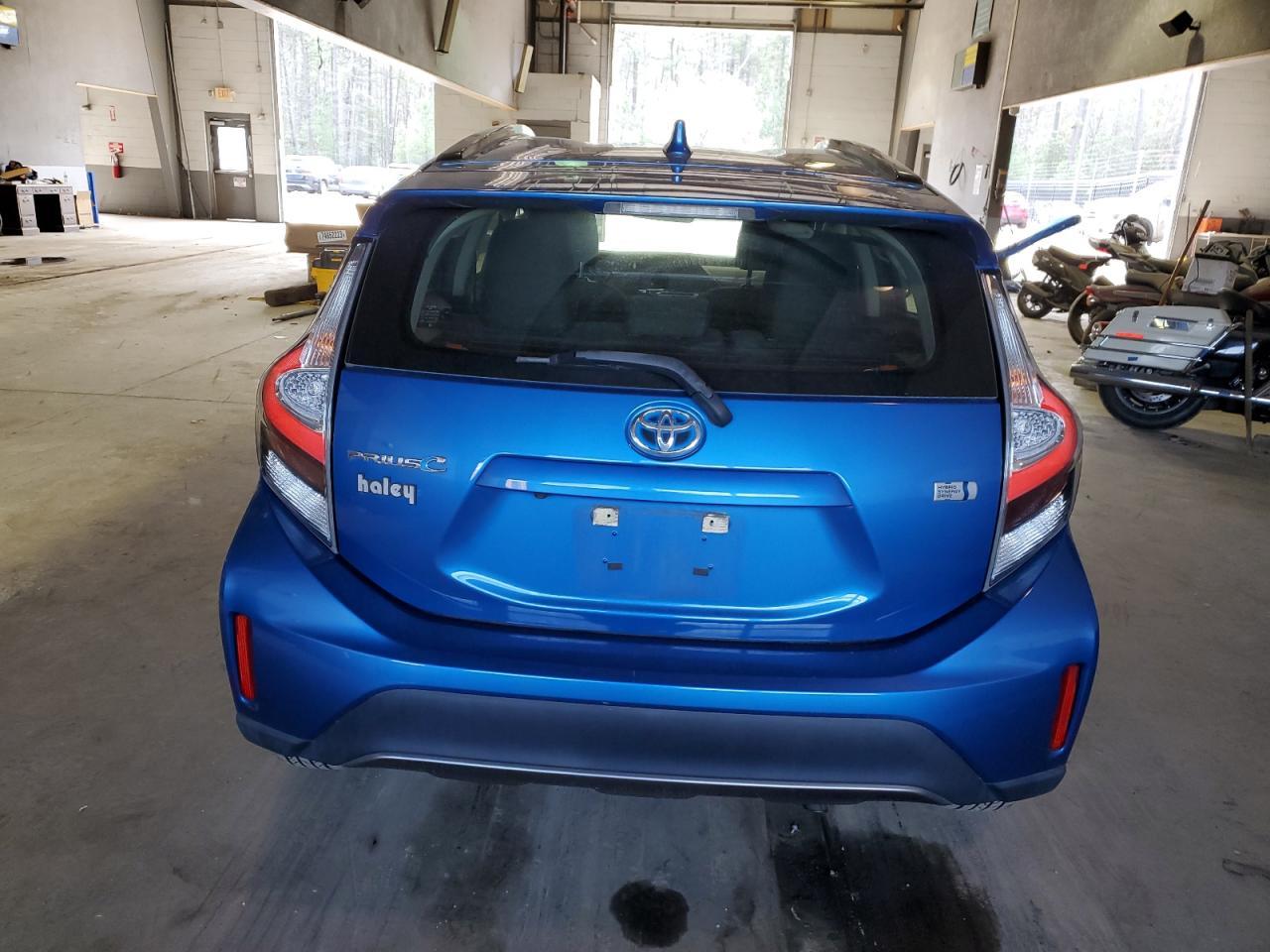 2019 TOYOTA PRIUS C - Фото 6