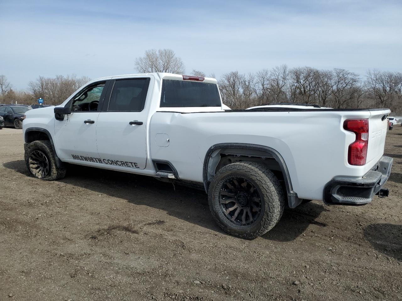 2024 CHEVROLET SILVERADO - Фото 2