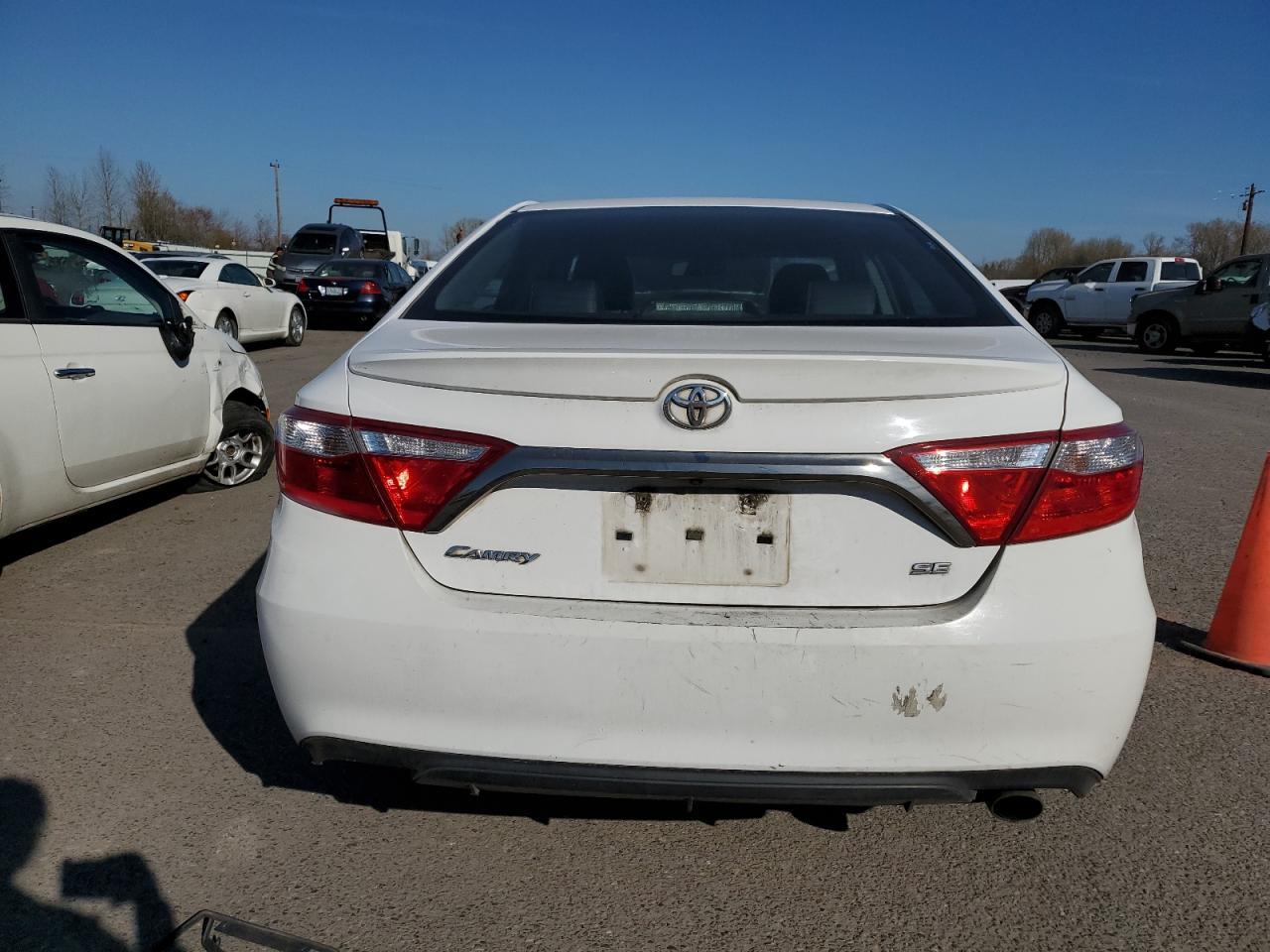 2017 TOYOTA CAMRY LE - Фото 6