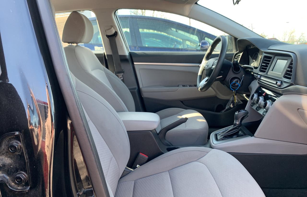 2019 HYUNDAI ELANTRA SE - Image 5