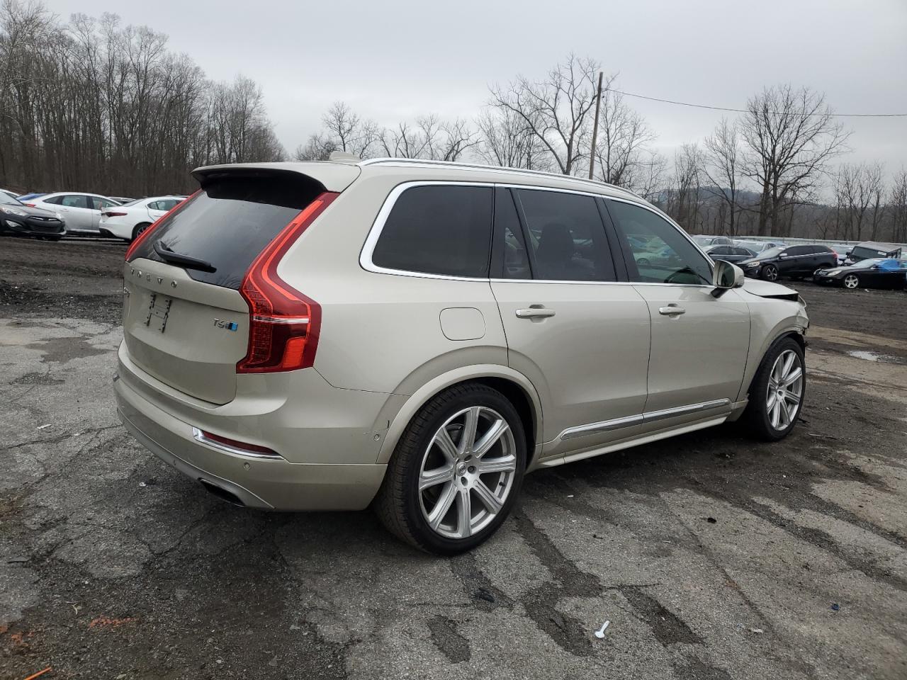 2016 VOLVO XC90 T6 - Фото 3