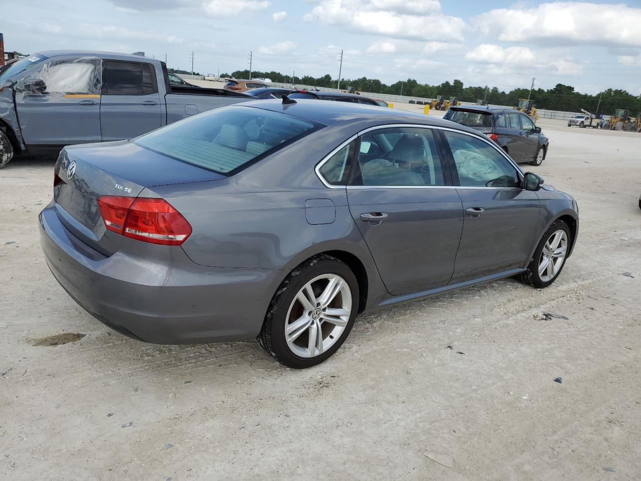 2014 VOLKSWAGEN PASSAT SE - Фото 3