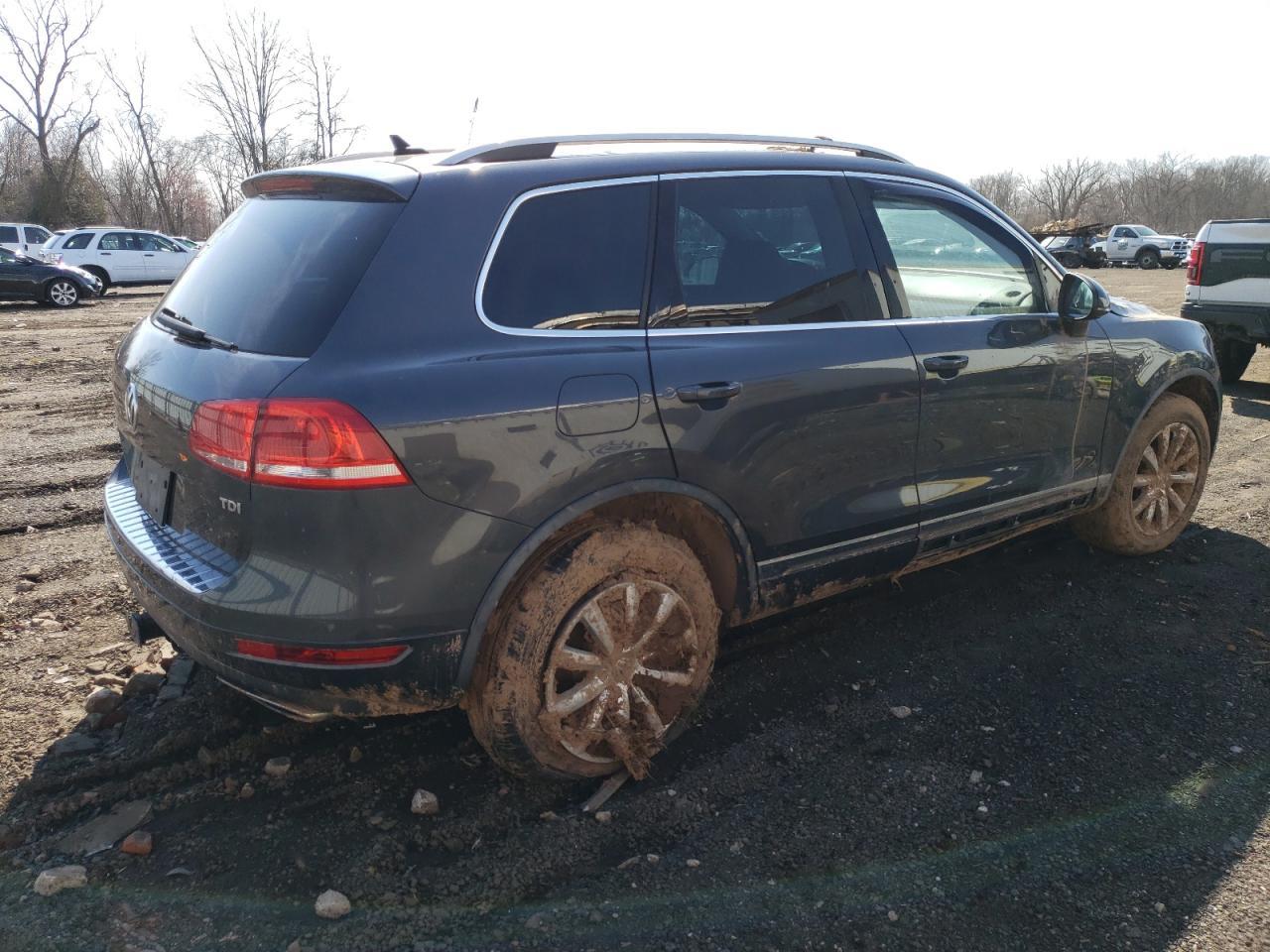 2012 VOLKSWAGEN TOUAREG V6 - Image 3