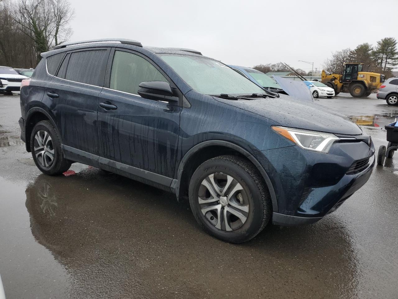 2017 TOYOTA RAV4 LE - Фото 4