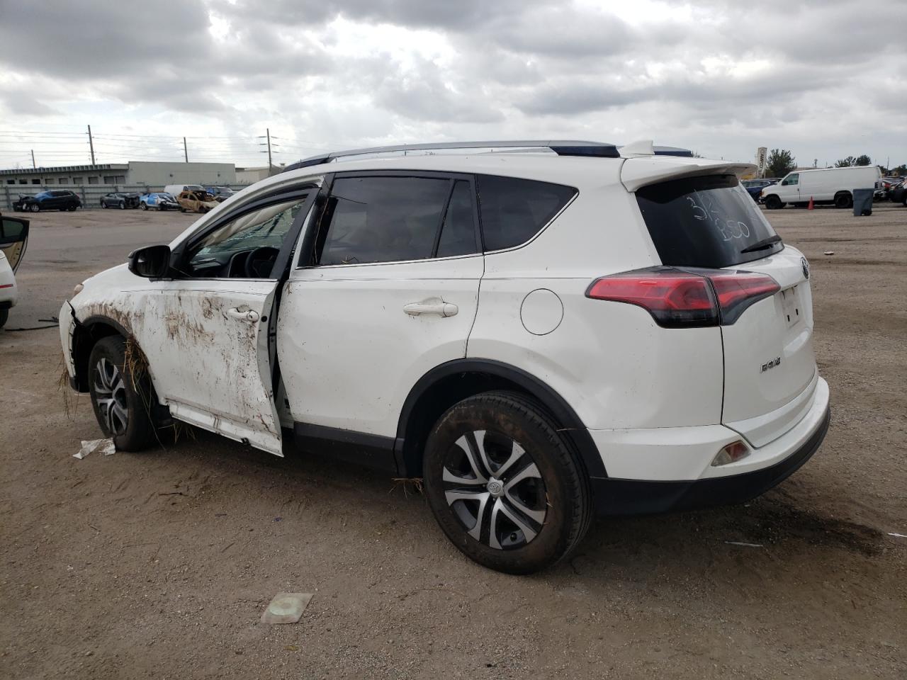 2017 TOYOTA RAV4 LE - Image 2