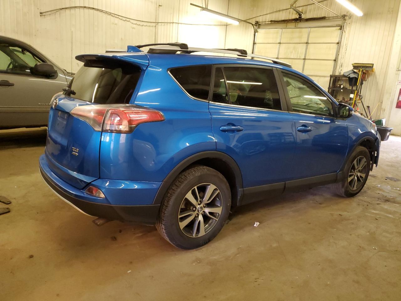 2016 TOYOTA RAV4 XLE - Фото 3