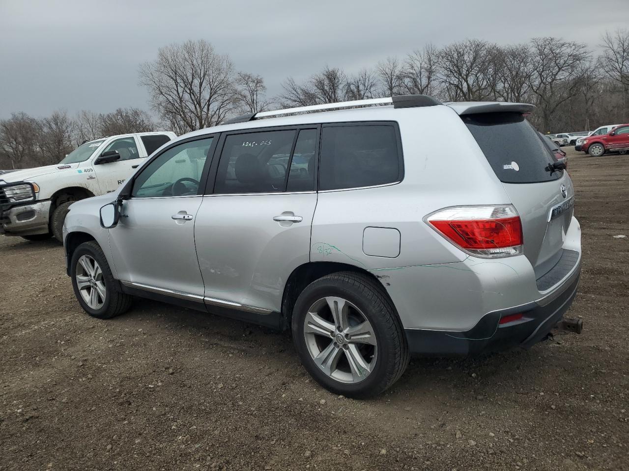 2011 TOYOTA HIGHLANDER - Фото 2