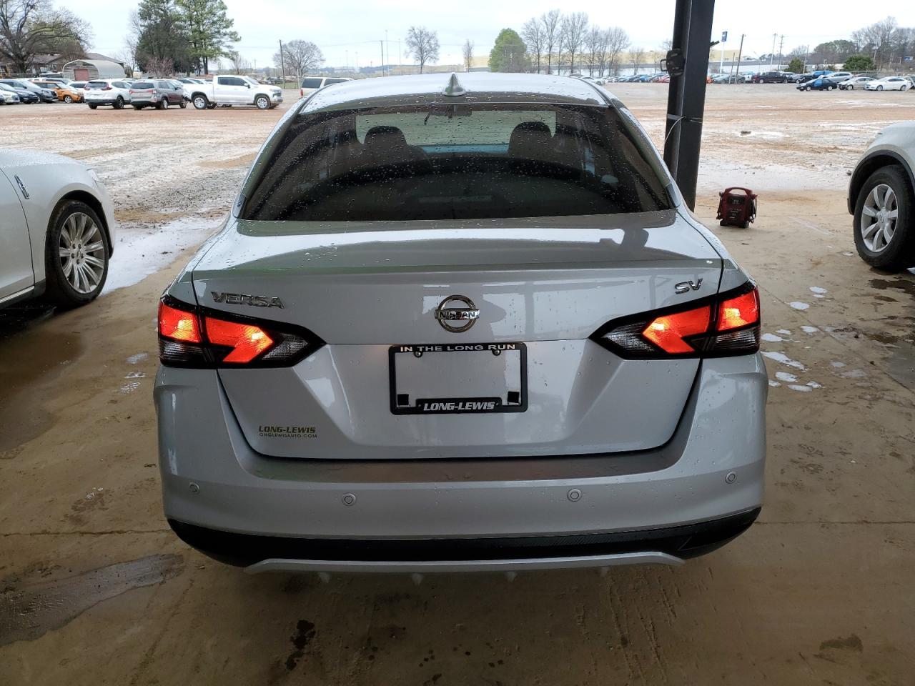 2021 NISSAN VERSA SV - Фото 6