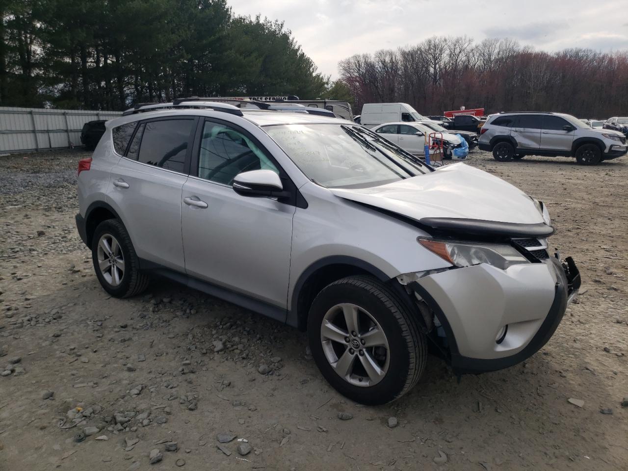 2015 TOYOTA RAV4 XLE - Фото 4