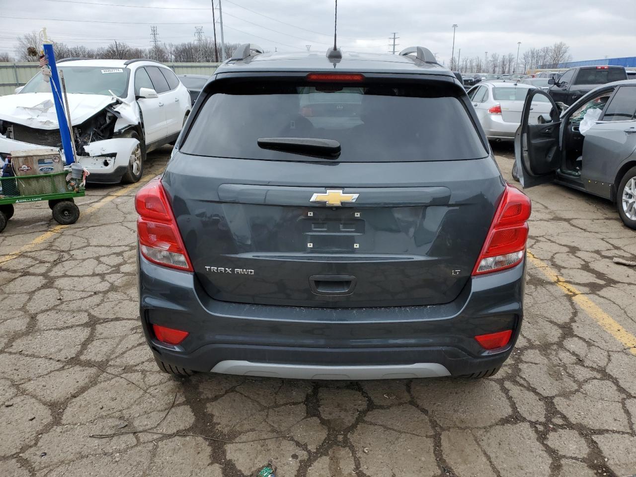 2018 CHEVROLET TRAX 1LT - Image 6