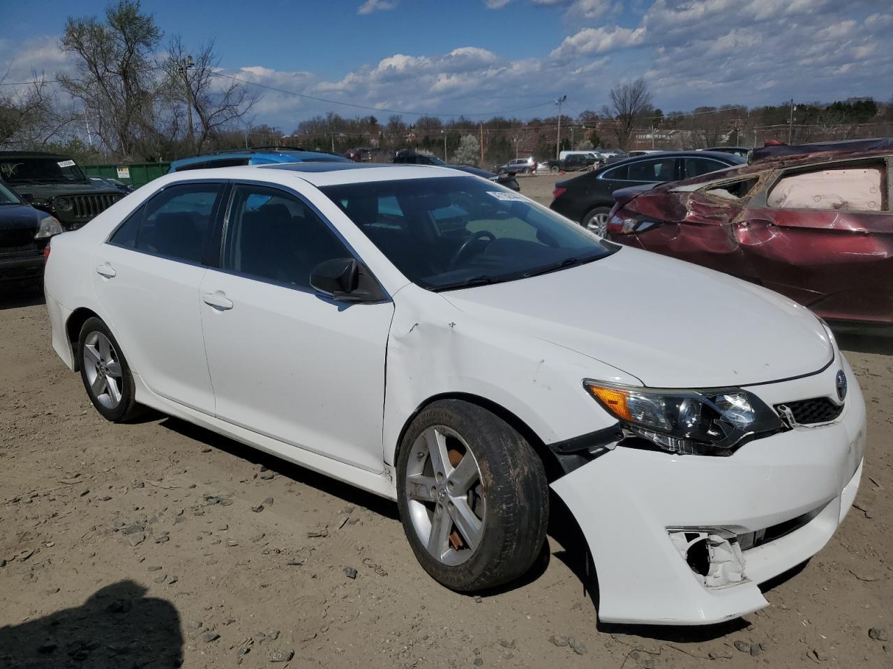 2014 TOYOTA CAMRY L - Image 4