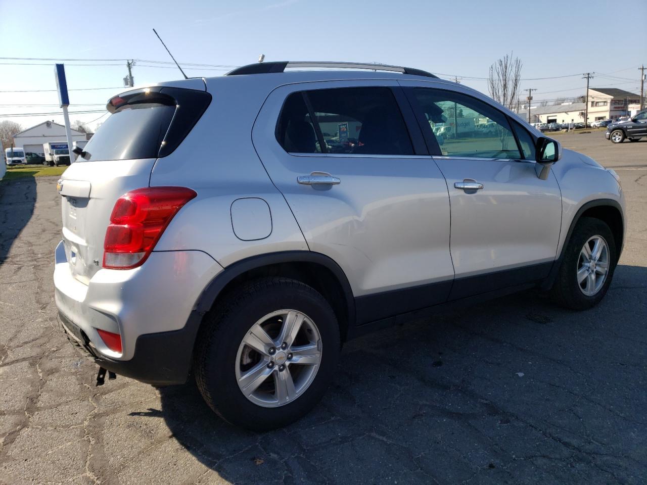 2018 CHEVROLET TRAX 1LT - Фото 3
