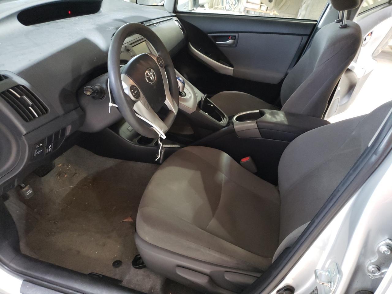 2015 TOYOTA PRIUS - Image 7