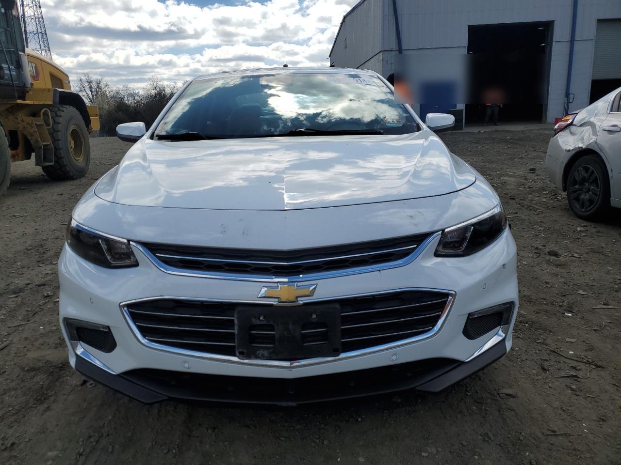 2017 CHEVROLET MALIBU LT - Image 5