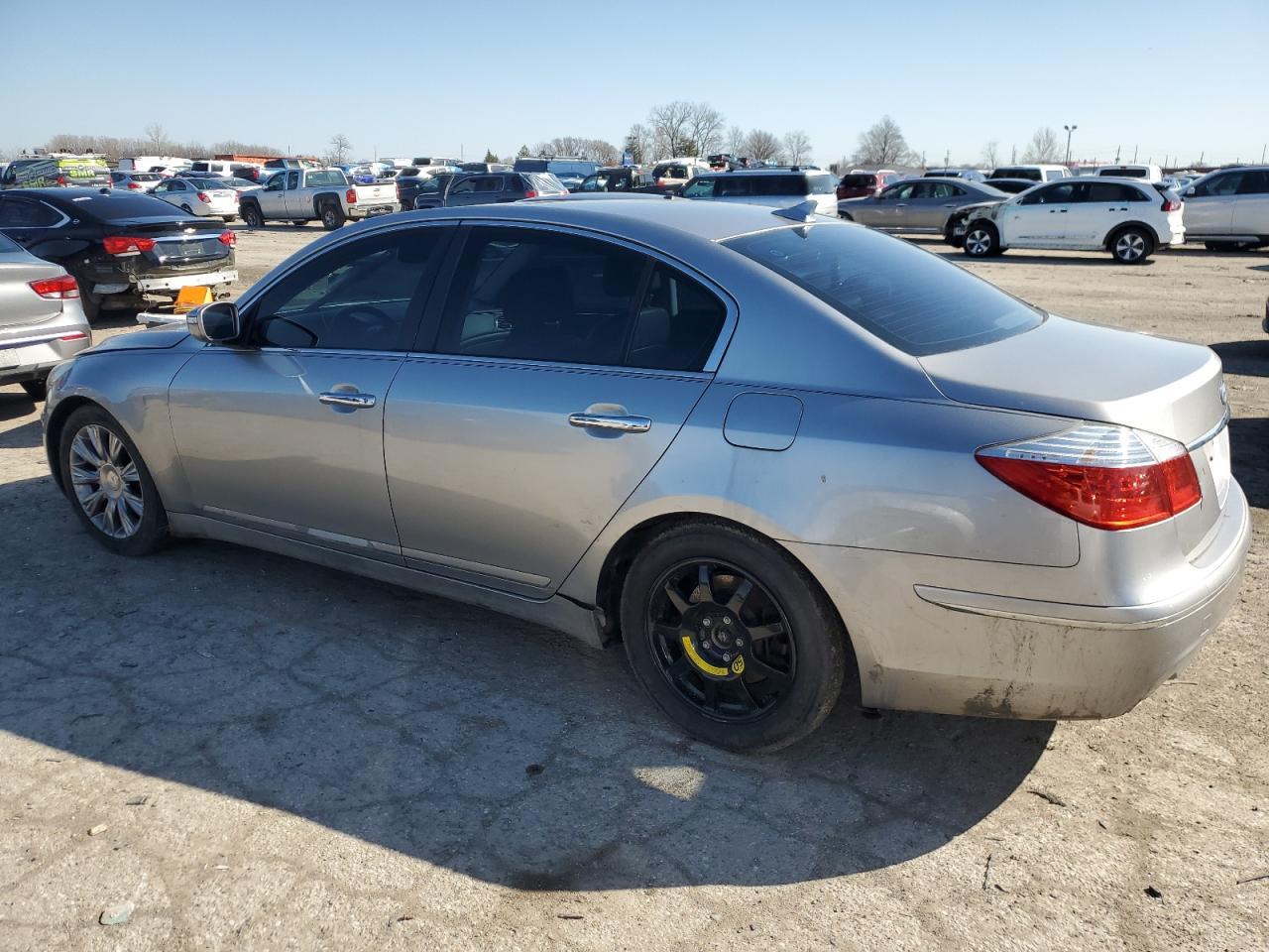 2011 HYUNDAI GENESIS 3. - Image 2