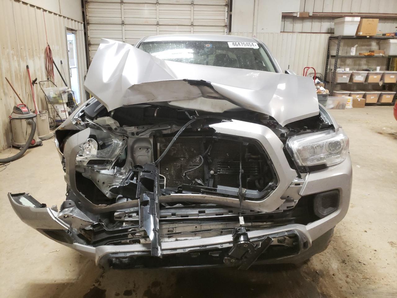 2019 TOYOTA TACOMA DOU - Фото 5
