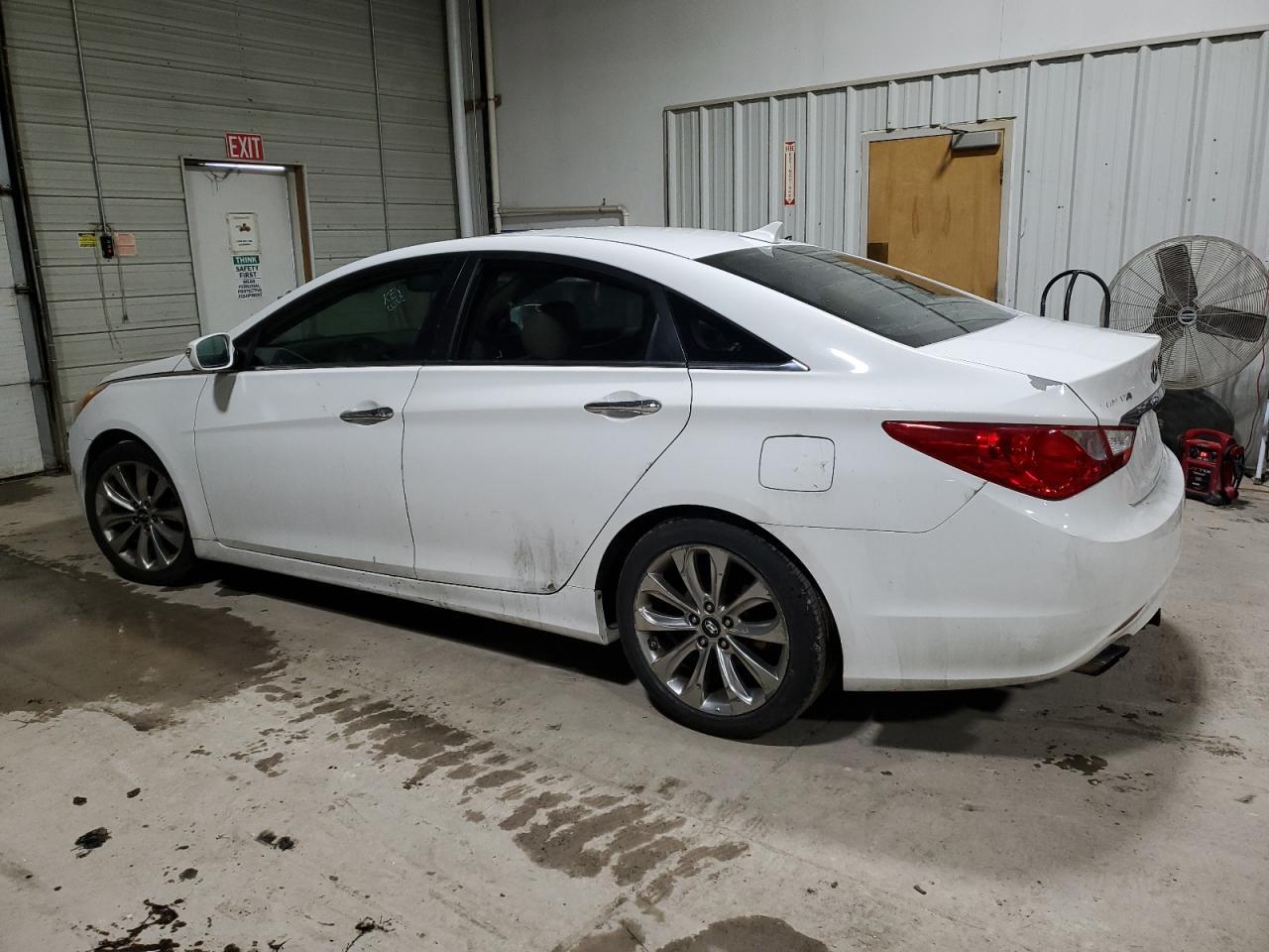 2011 HYUNDAI SONATA SE - Фото 2