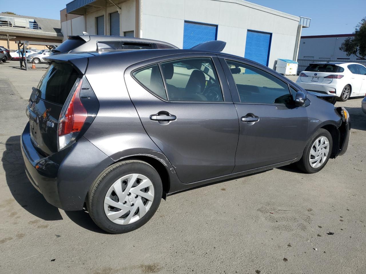 2015 TOYOTA PRIUS C - Image 3