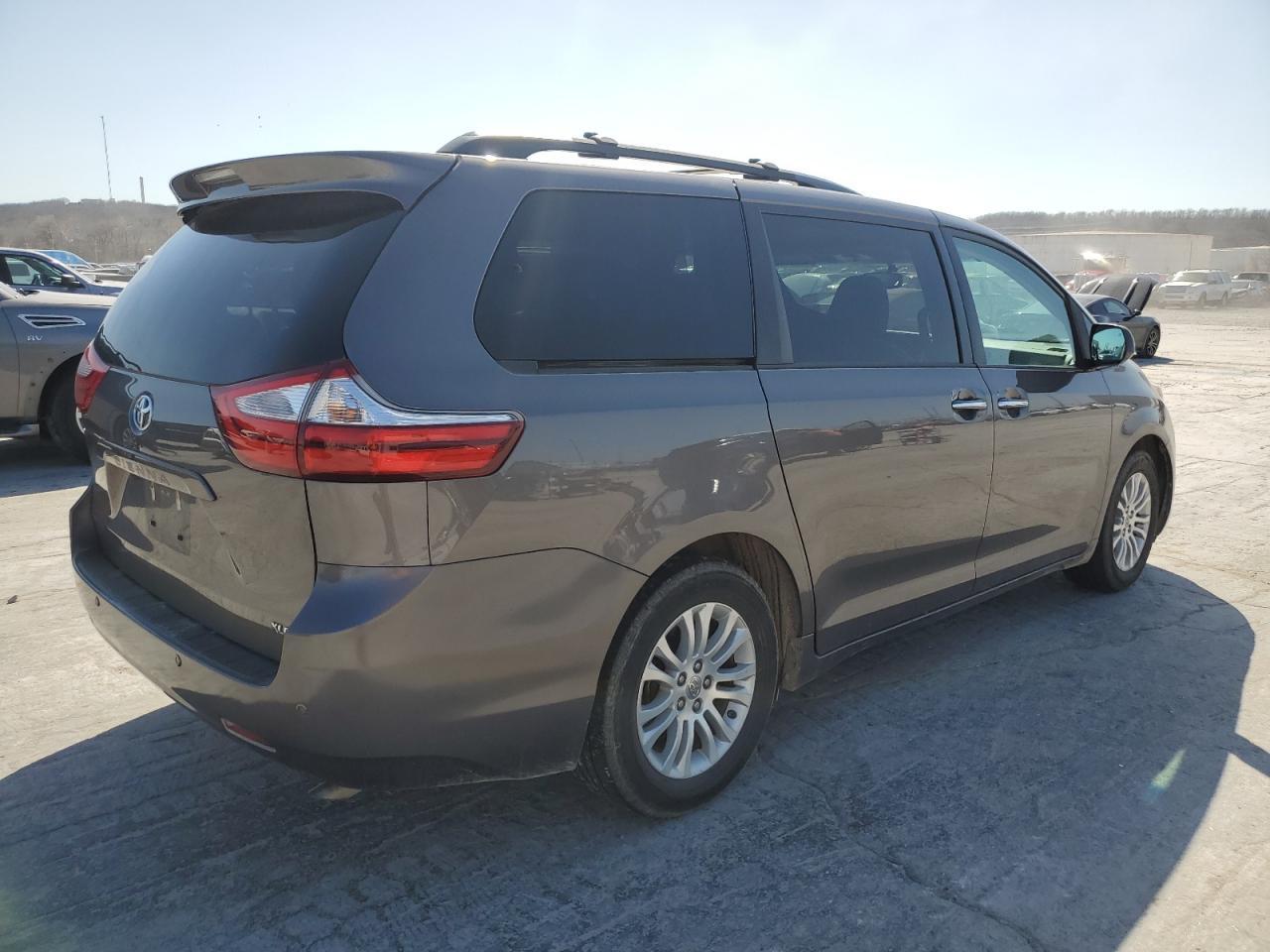 2015 TOYOTA SIENNA XLE - Фото 3