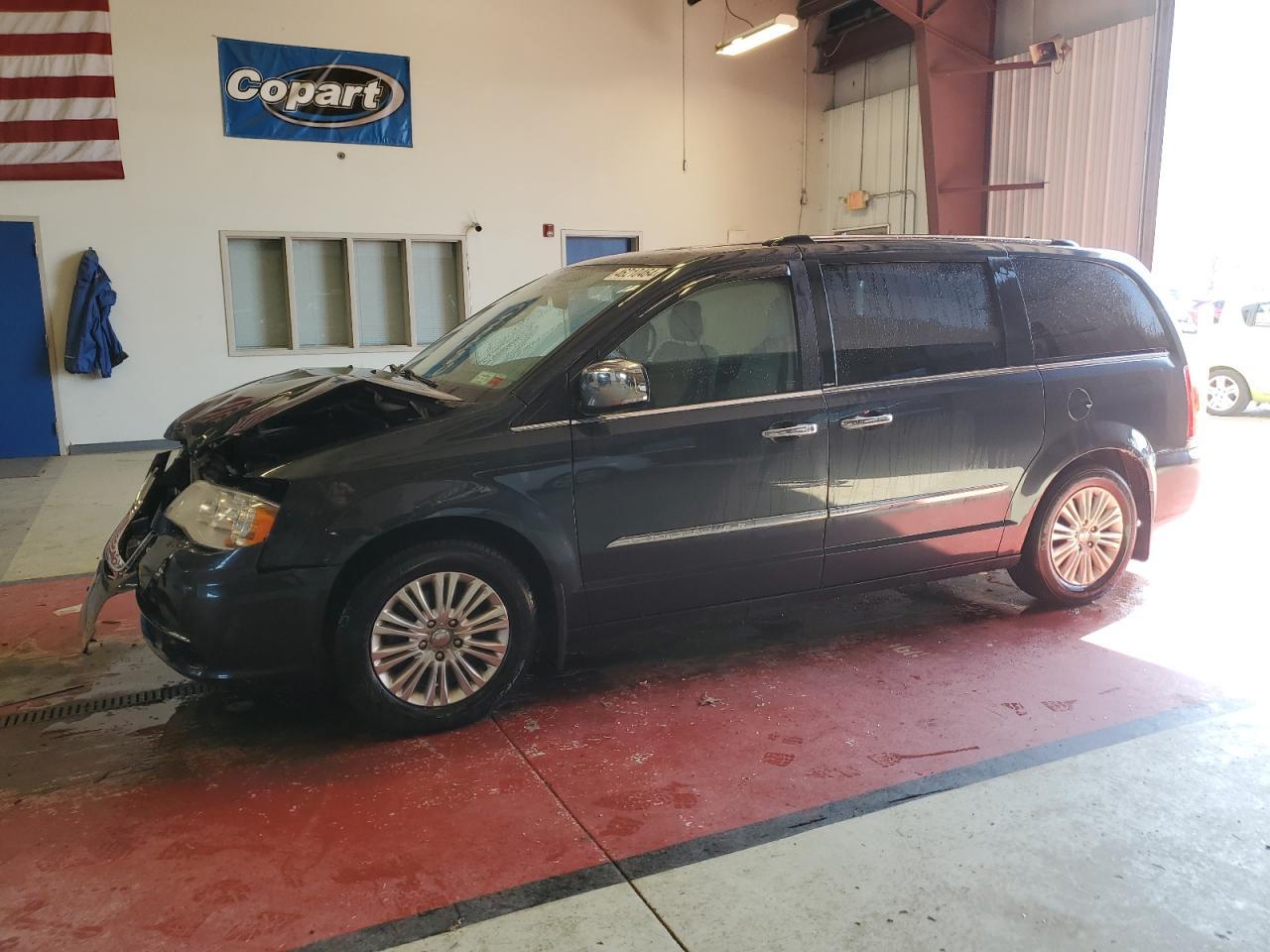 2014 CHRYSLER TOWN & COU