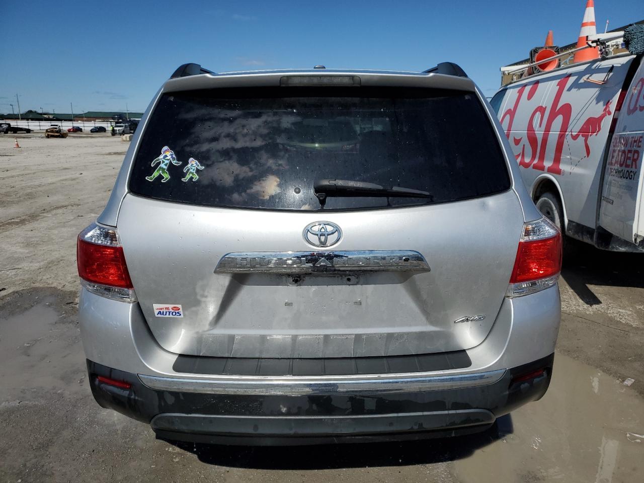 2011 TOYOTA HIGHLANDER - Фото 6