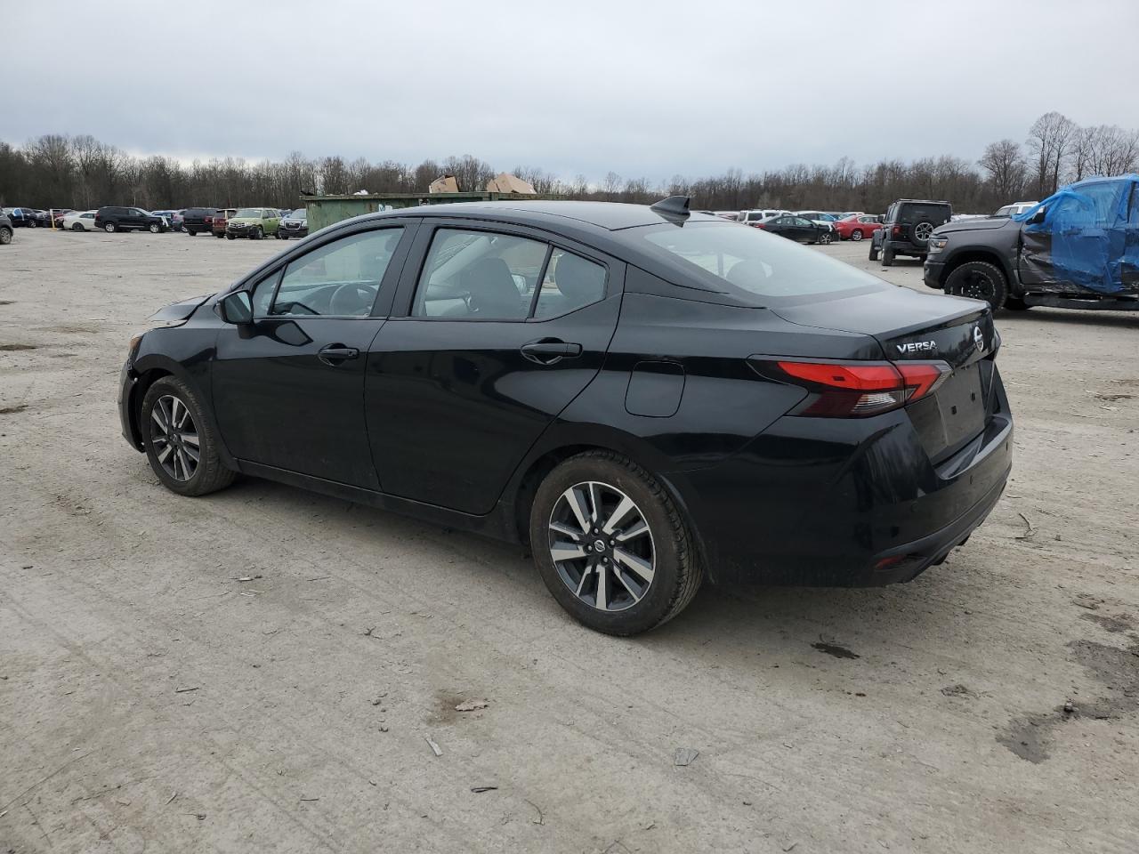 2021 NISSAN VERSA SV - Фото 2