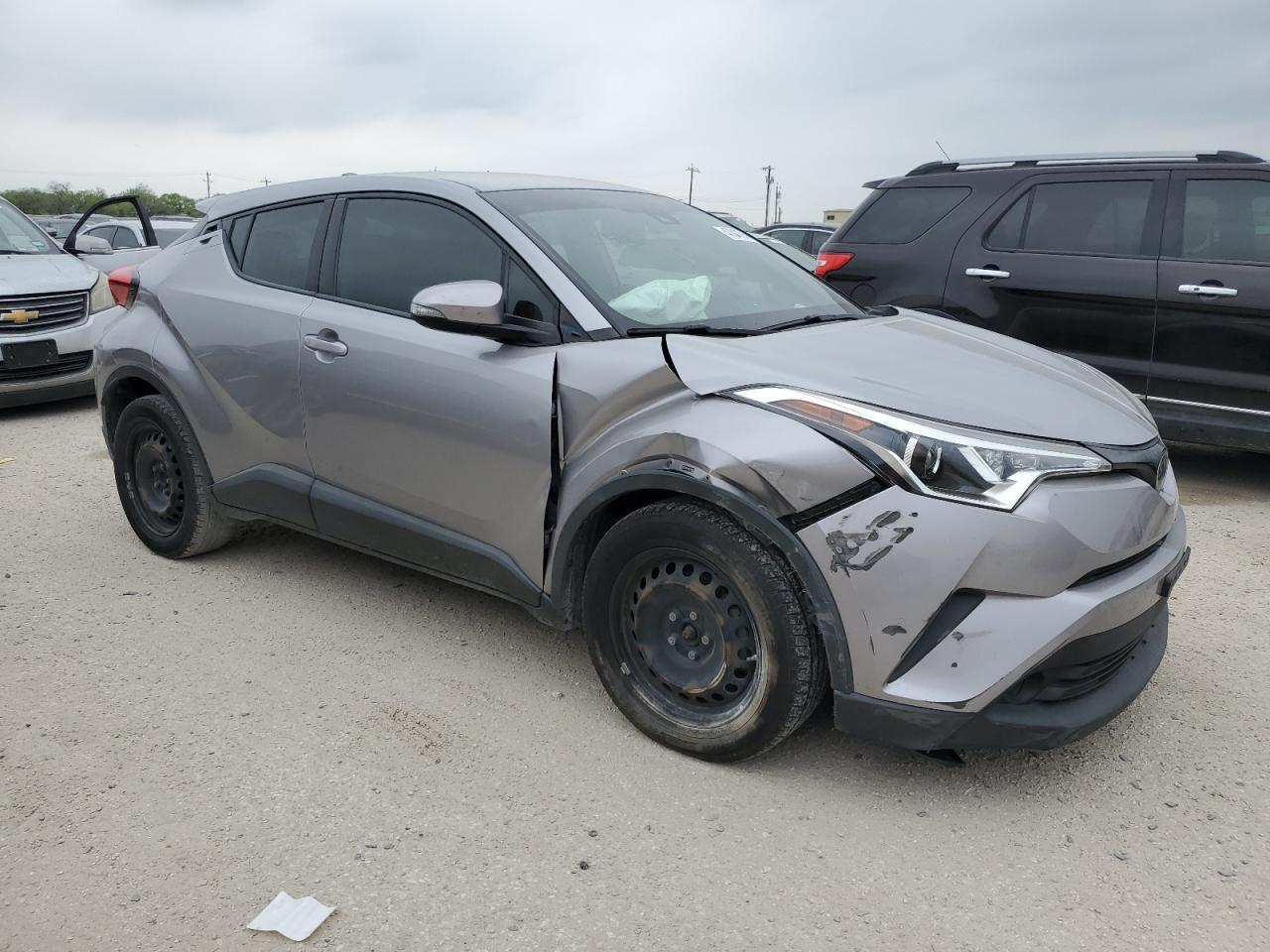 2019 TOYOTA C-HR XLE - Image 4